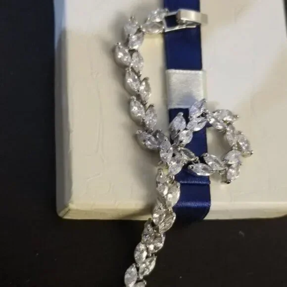 18k White Gold plated Swarovski Women's marquise bracelet - Picture 4 of 12
